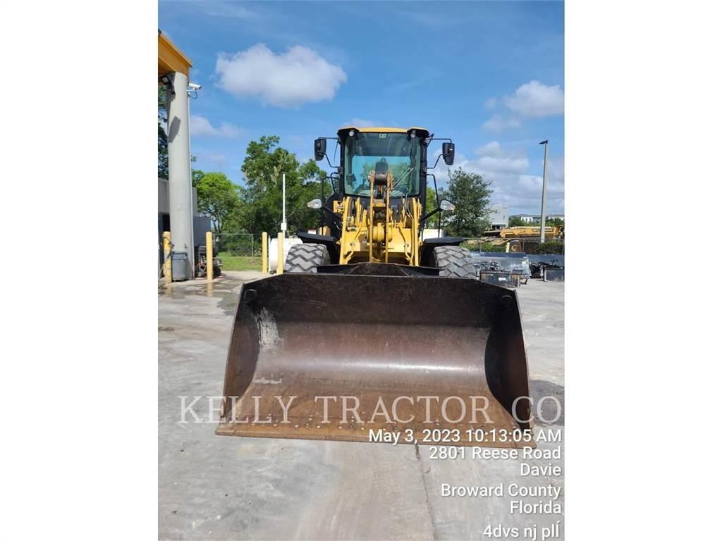 CAT 930M Wielladers