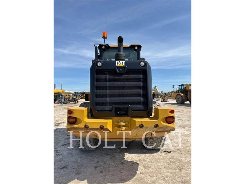 CAT 930M Wielladers