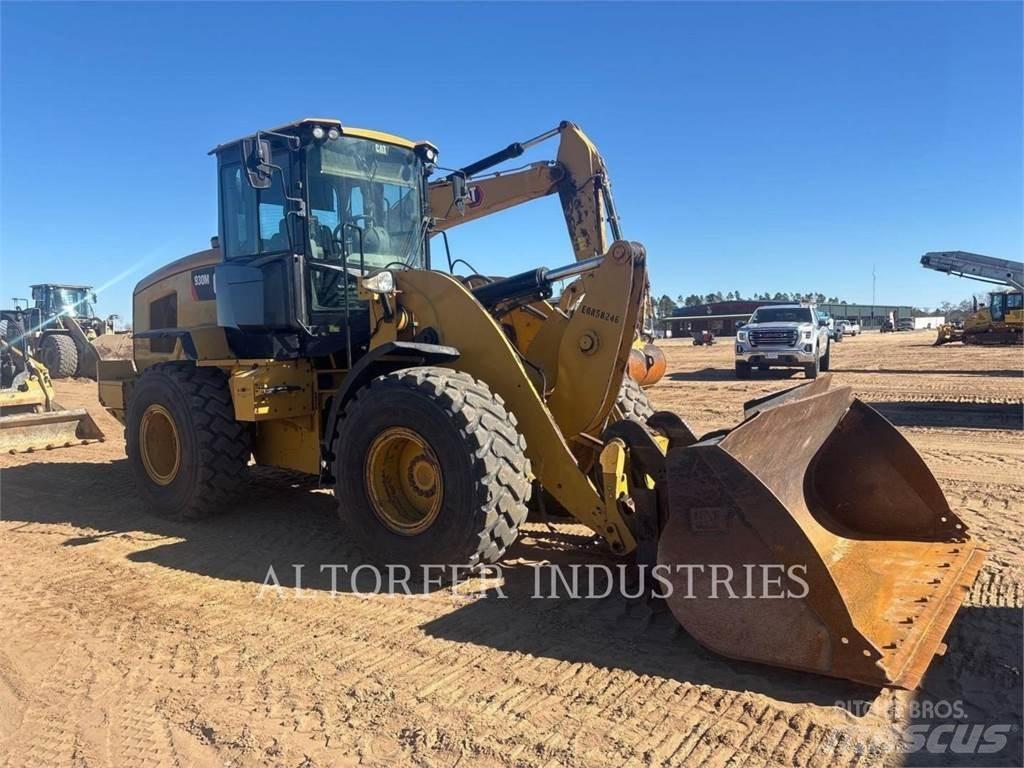 CAT 930M Wielladers