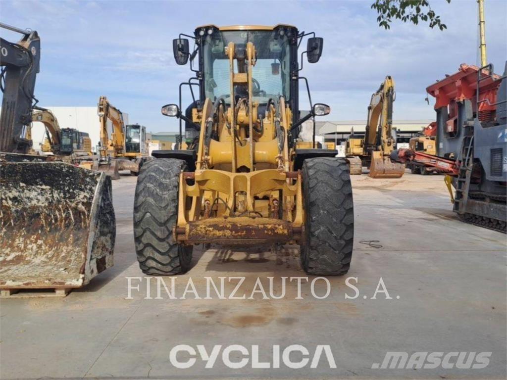 CAT 930M Wielladers