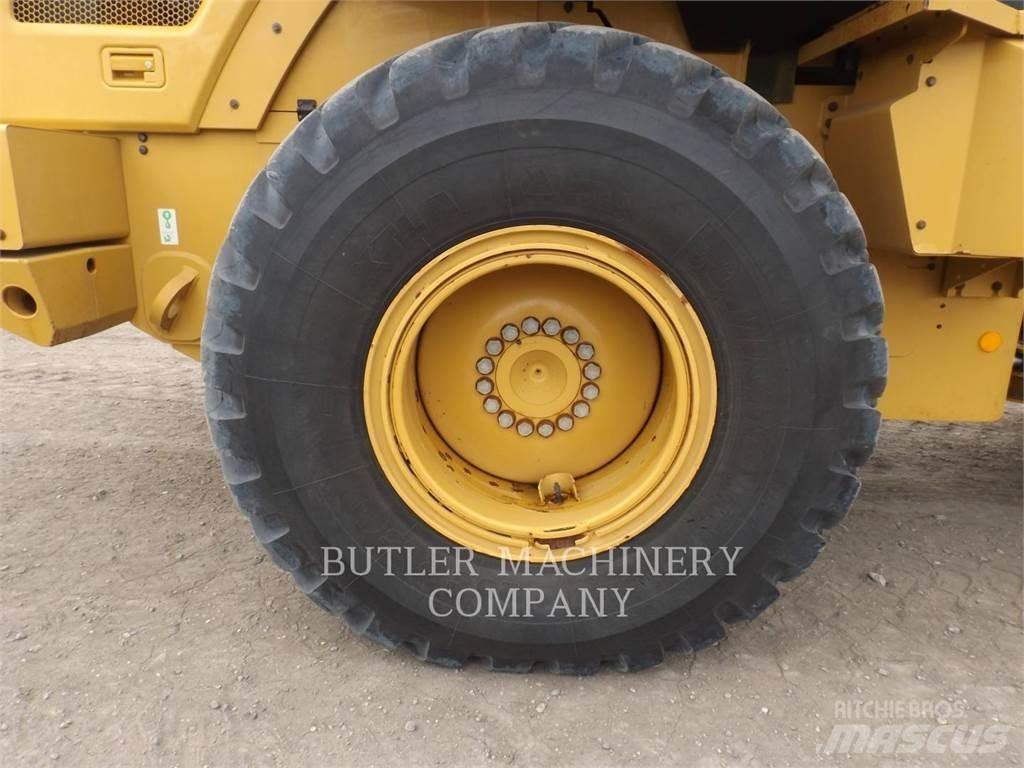 CAT 930M Wielladers