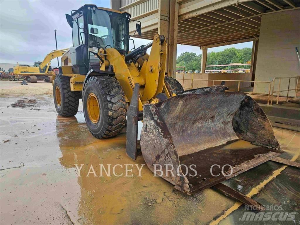 CAT 930M Wielladers