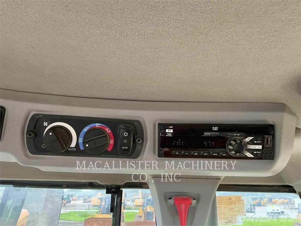CAT 930M Wielladers