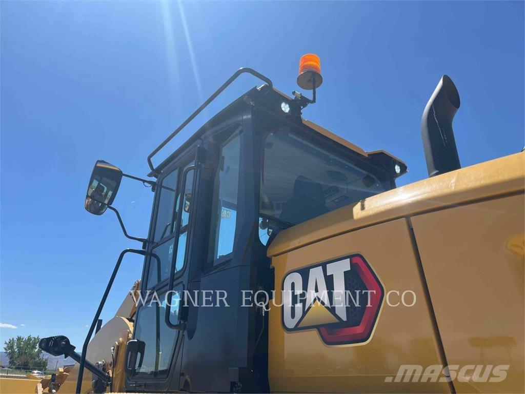 CAT 930M Wielladers