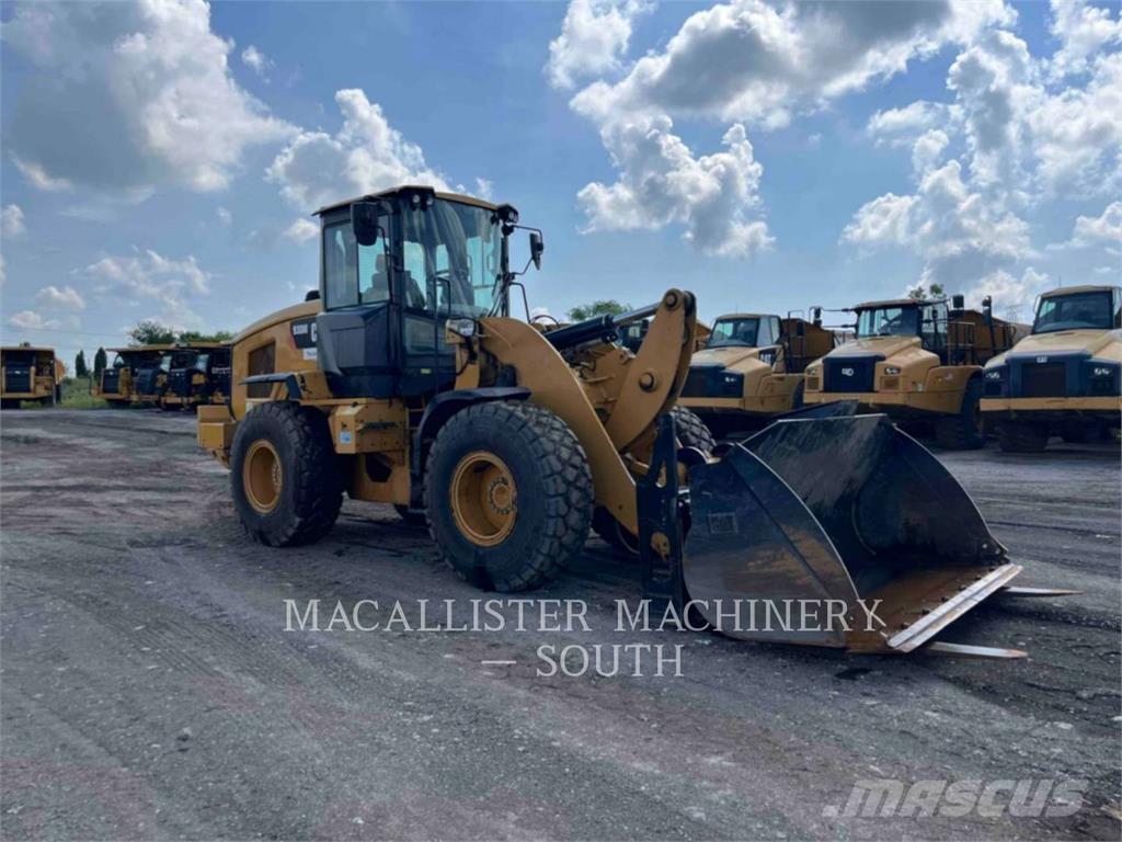 CAT 930M Wielladers