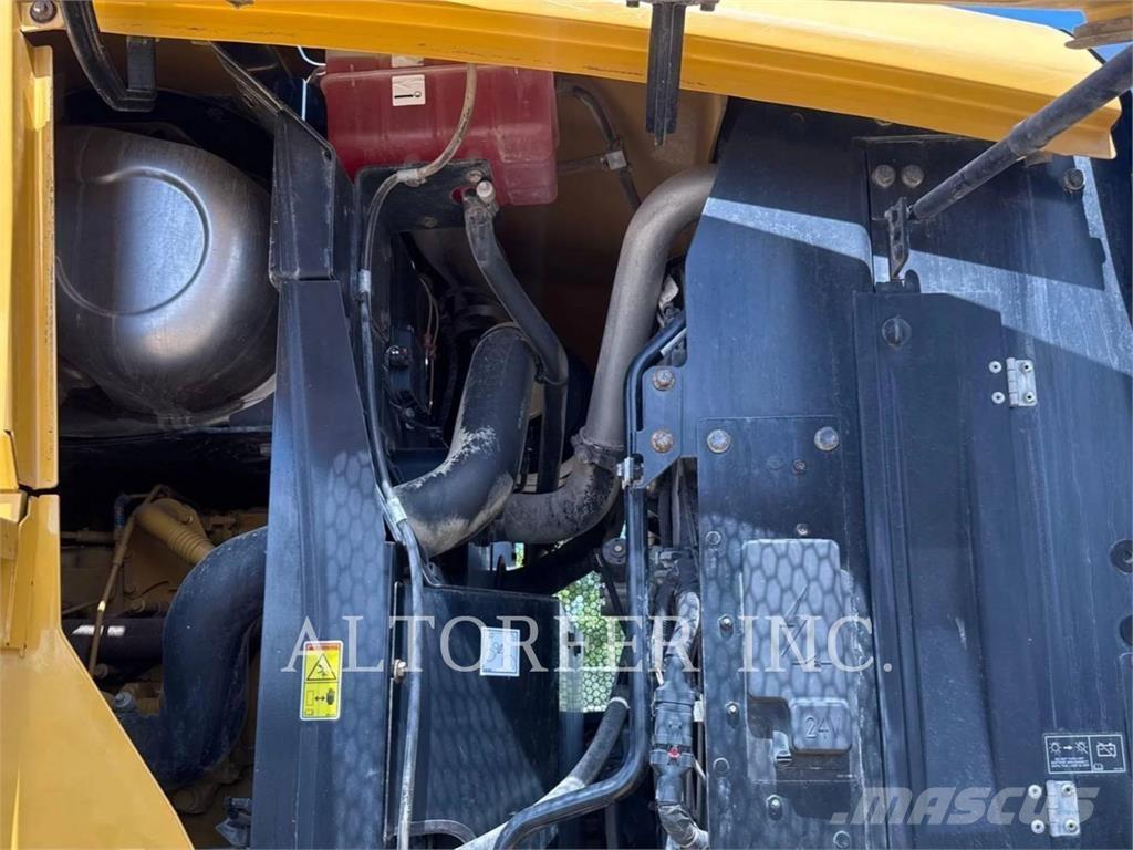 CAT 930M Wielladers