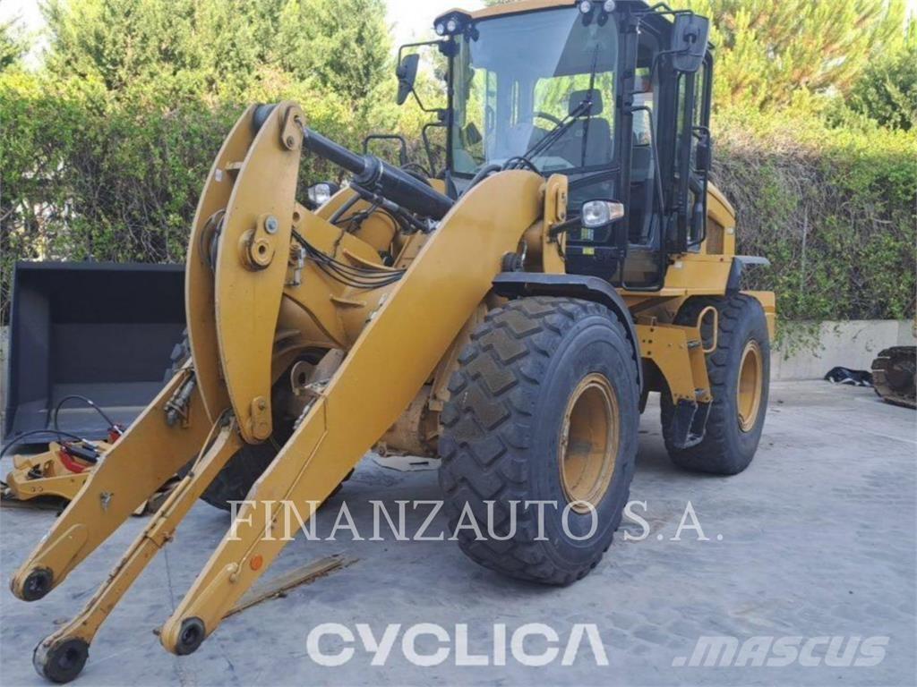 CAT 930M Wielladers