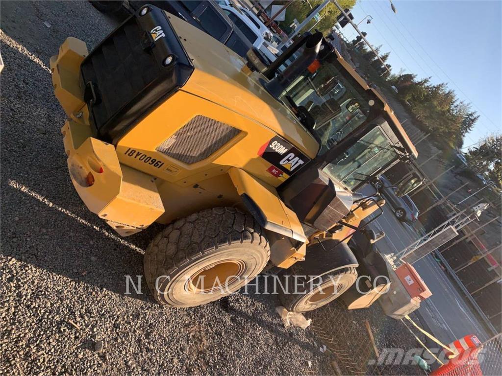CAT 930M Wielladers