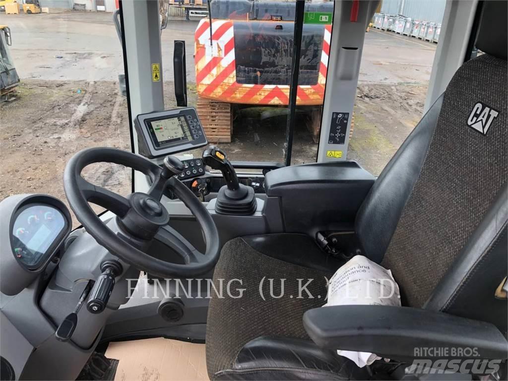 CAT 930M Wielladers