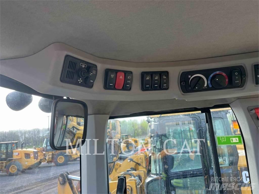 CAT 938M 2V Wielladers