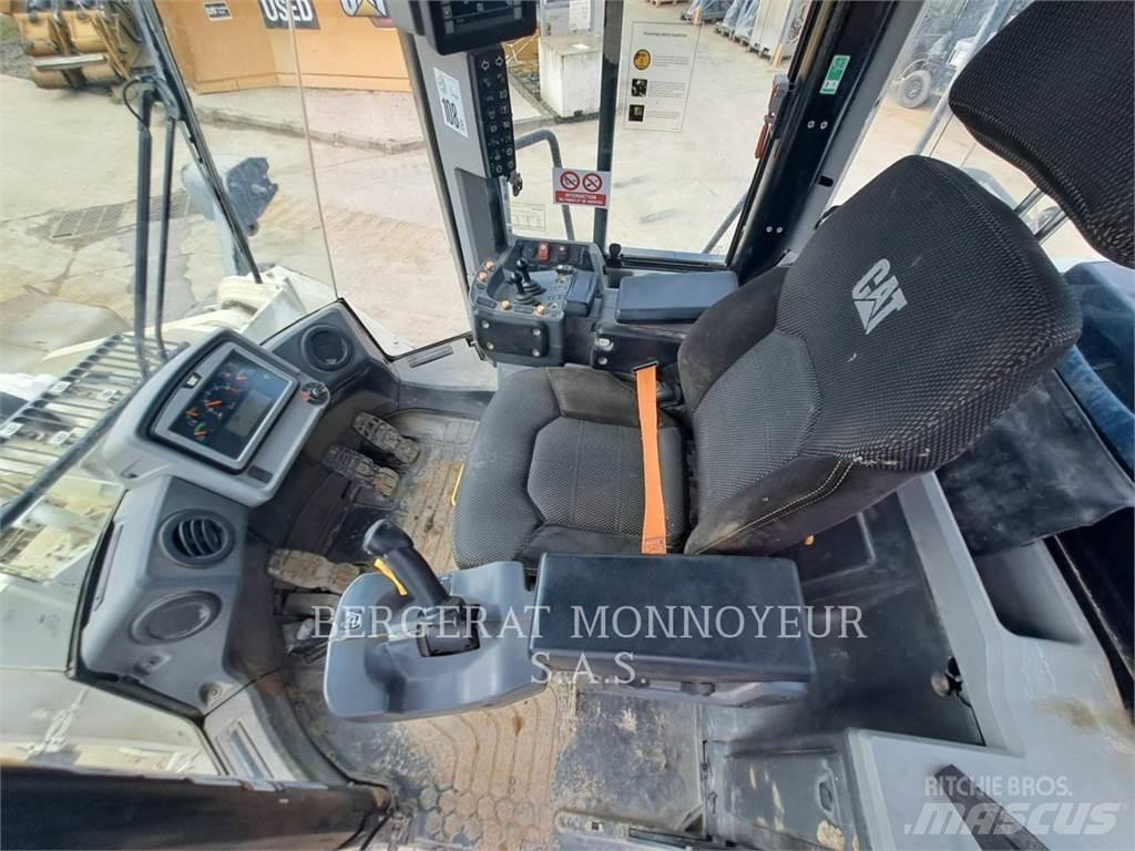 CAT 966M Wielladers