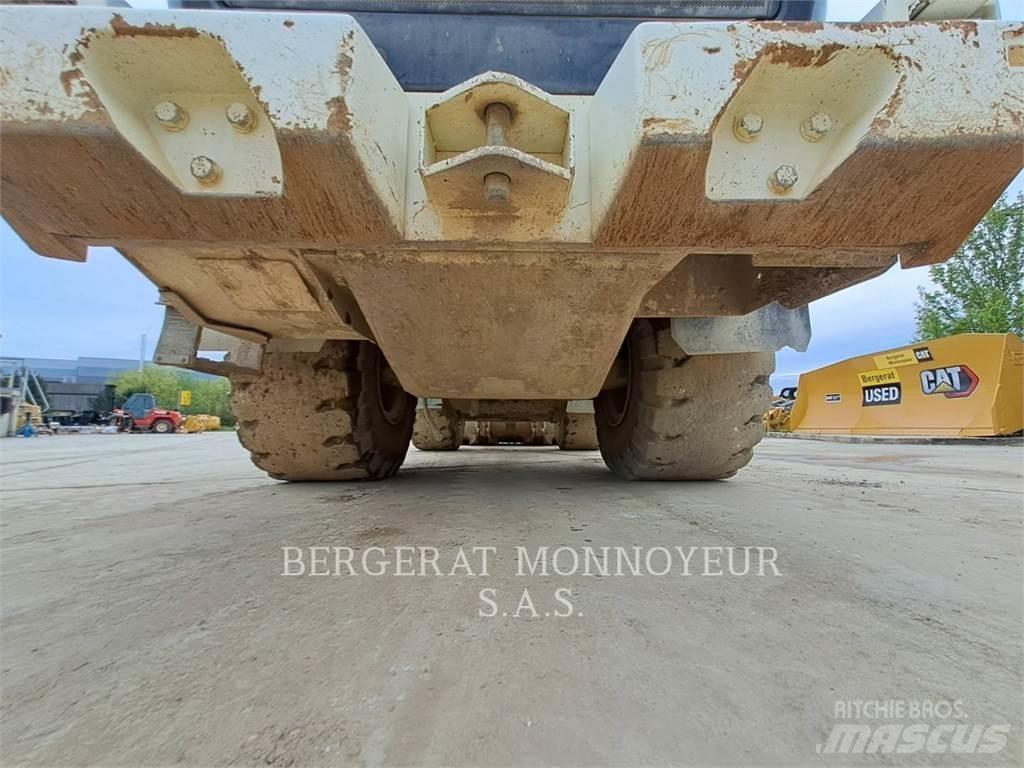 CAT 966M Wielladers
