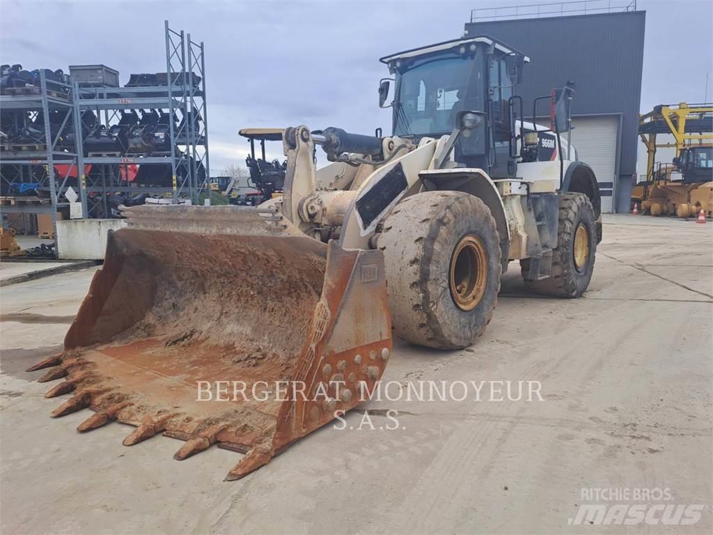 CAT 966M Wielladers