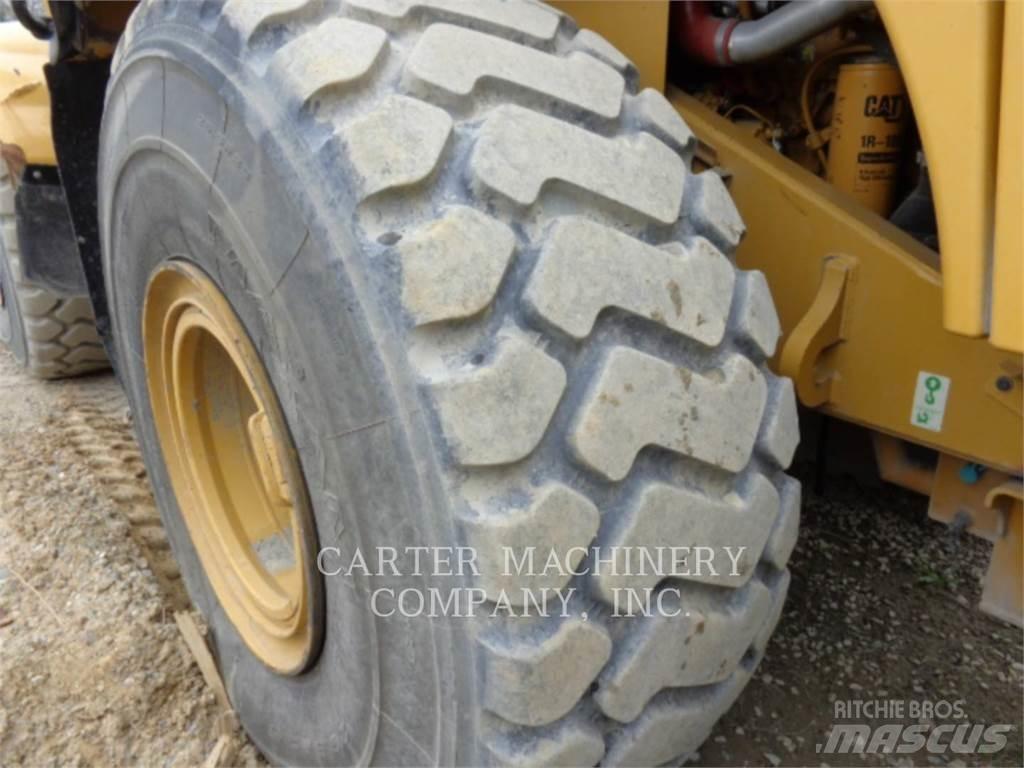 CAT 966M Wielladers
