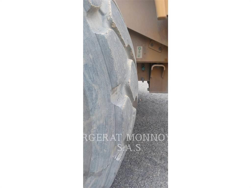 CAT 966M Wielladers