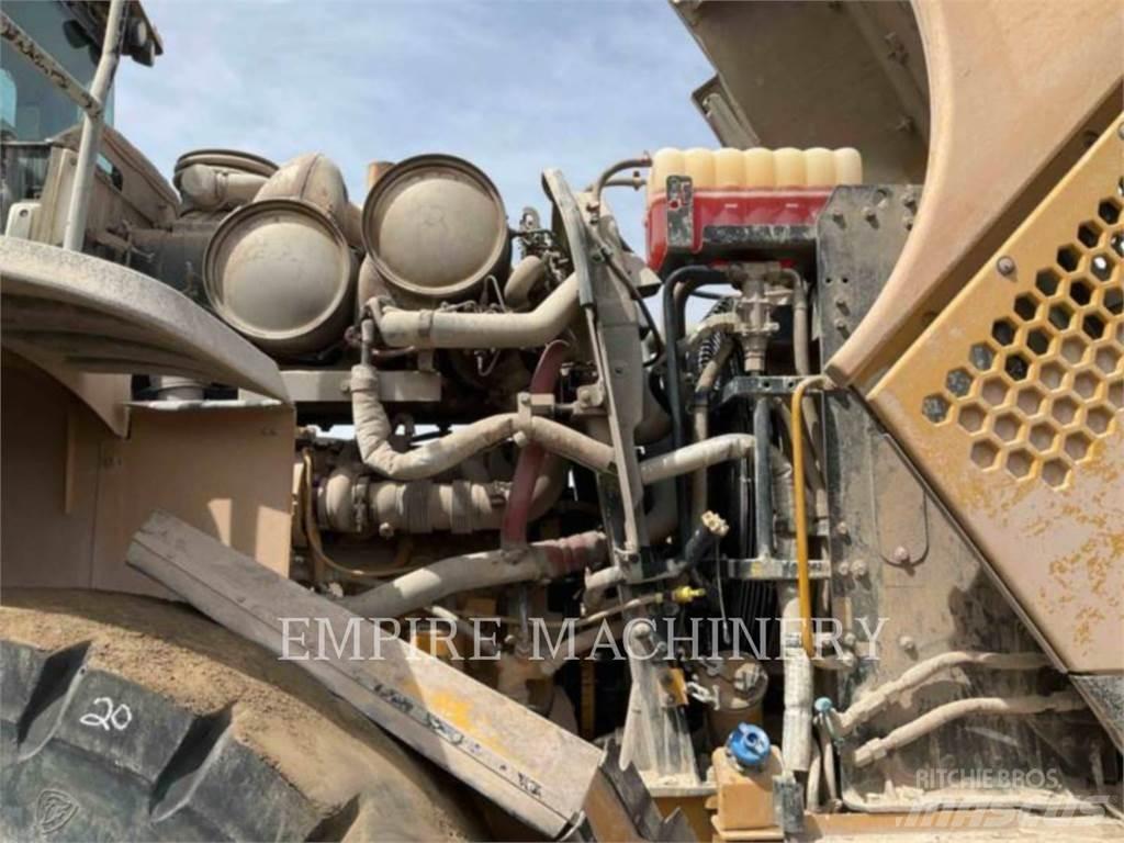 CAT 966M Wielladers