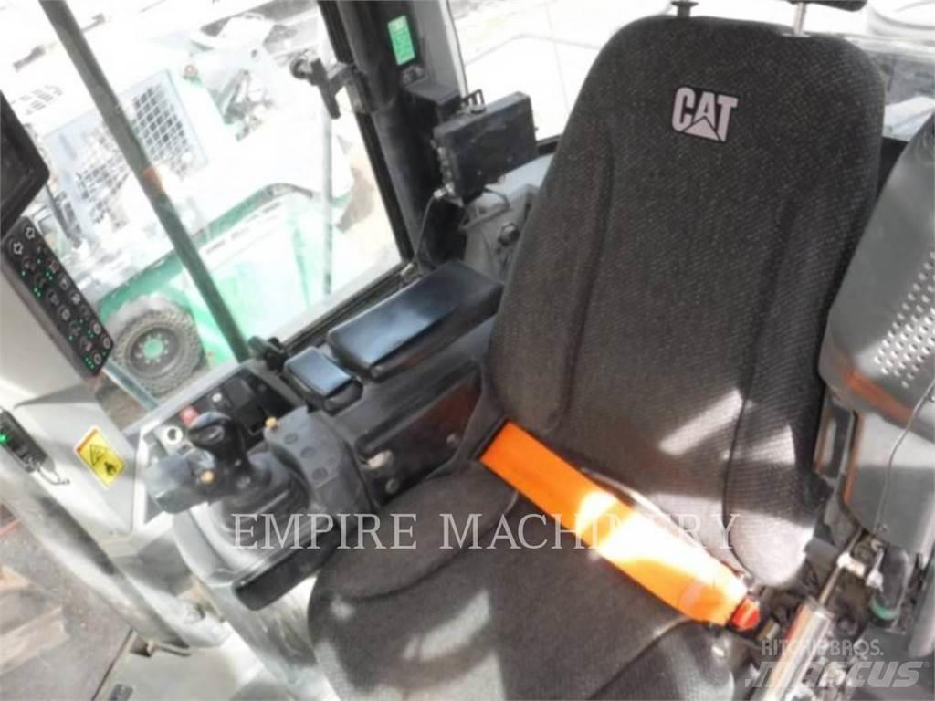 CAT 966M Wielladers