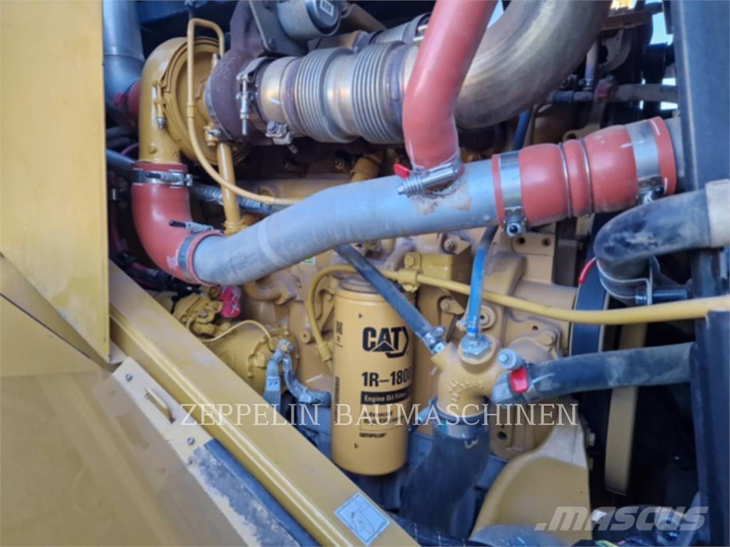 CAT 966M Wielladers