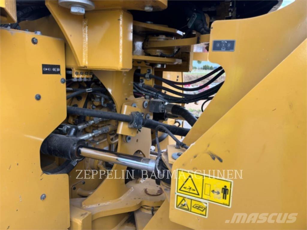 CAT 966M Wielladers