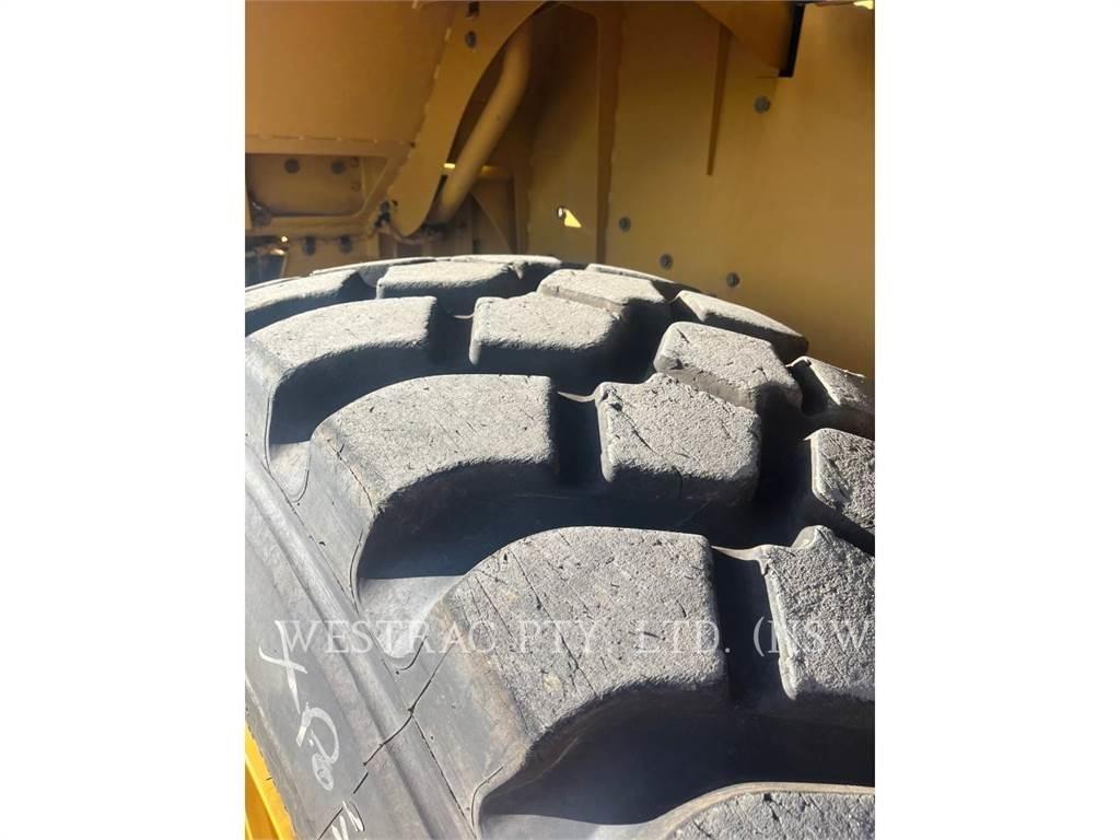 CAT 972M Wielladers