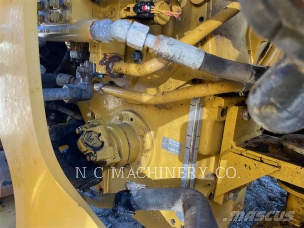 CAT 972M Wielladers