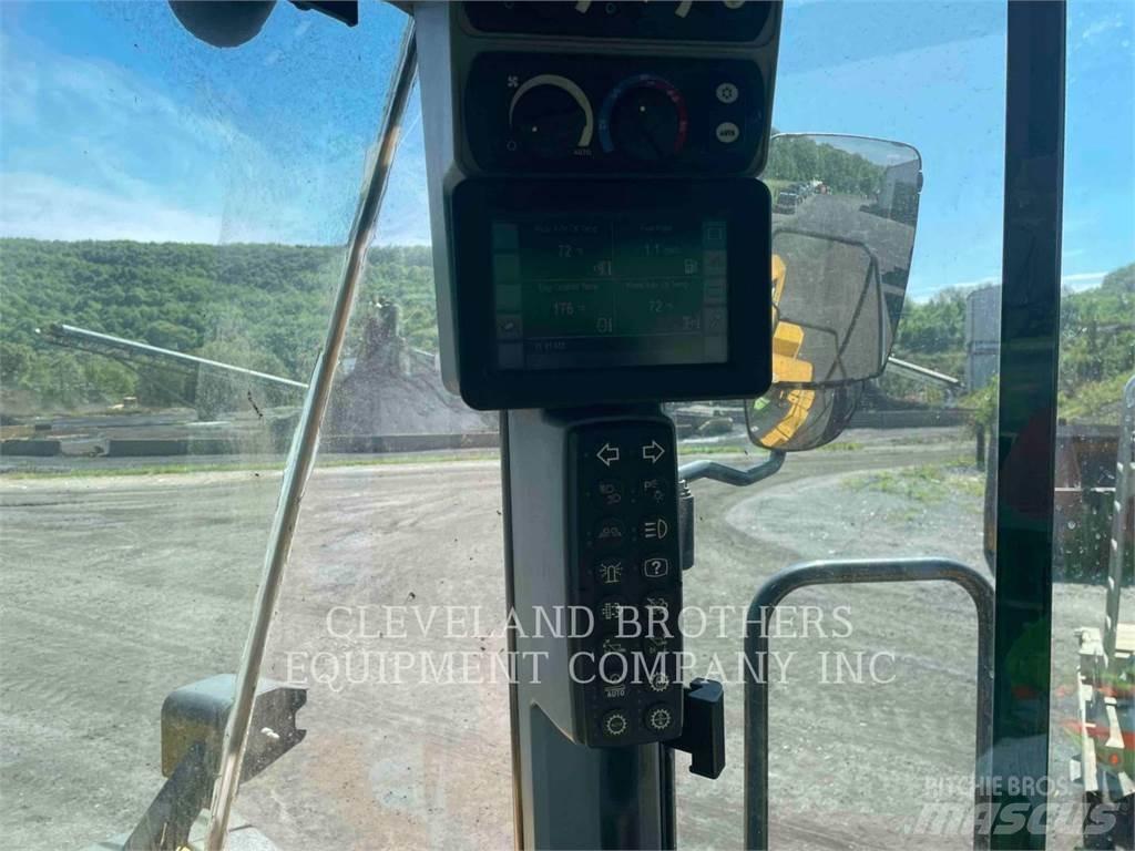 CAT 982M Wielladers