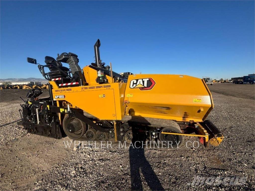 CAT AP1055 Asfaltafwerkmachines