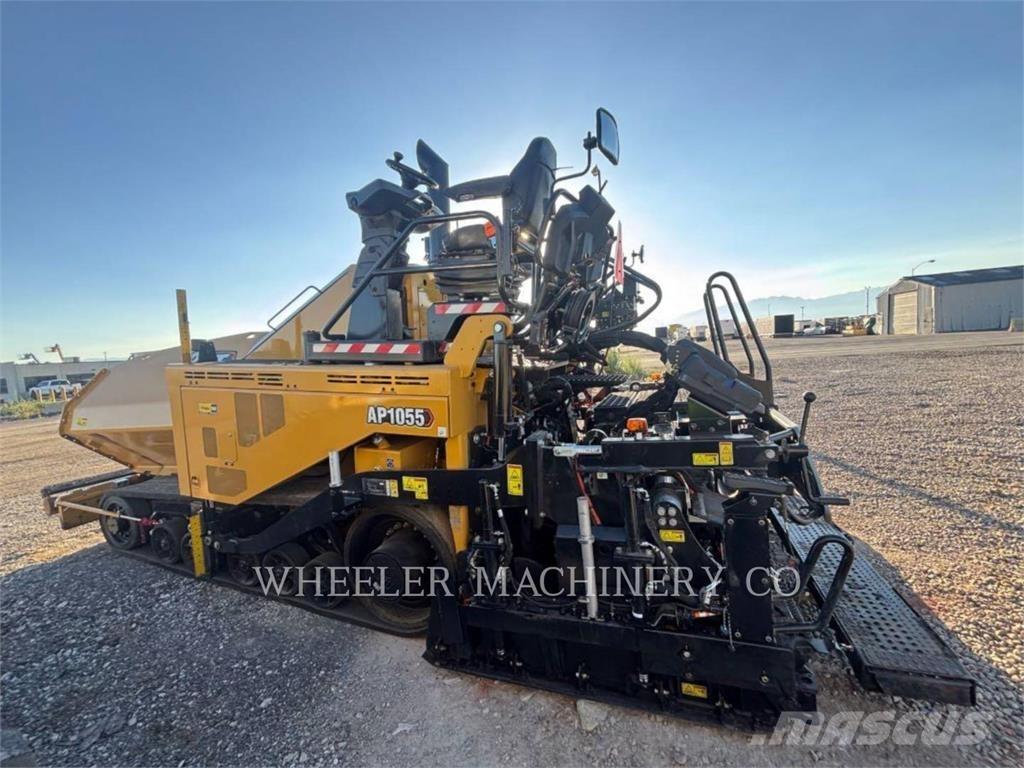 CAT AP1055 Asfaltafwerkmachines