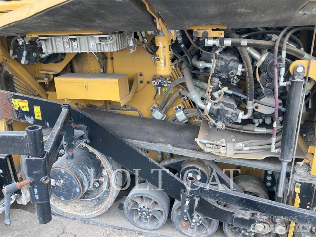 CAT AP1055F Asfaltafwerkmachines