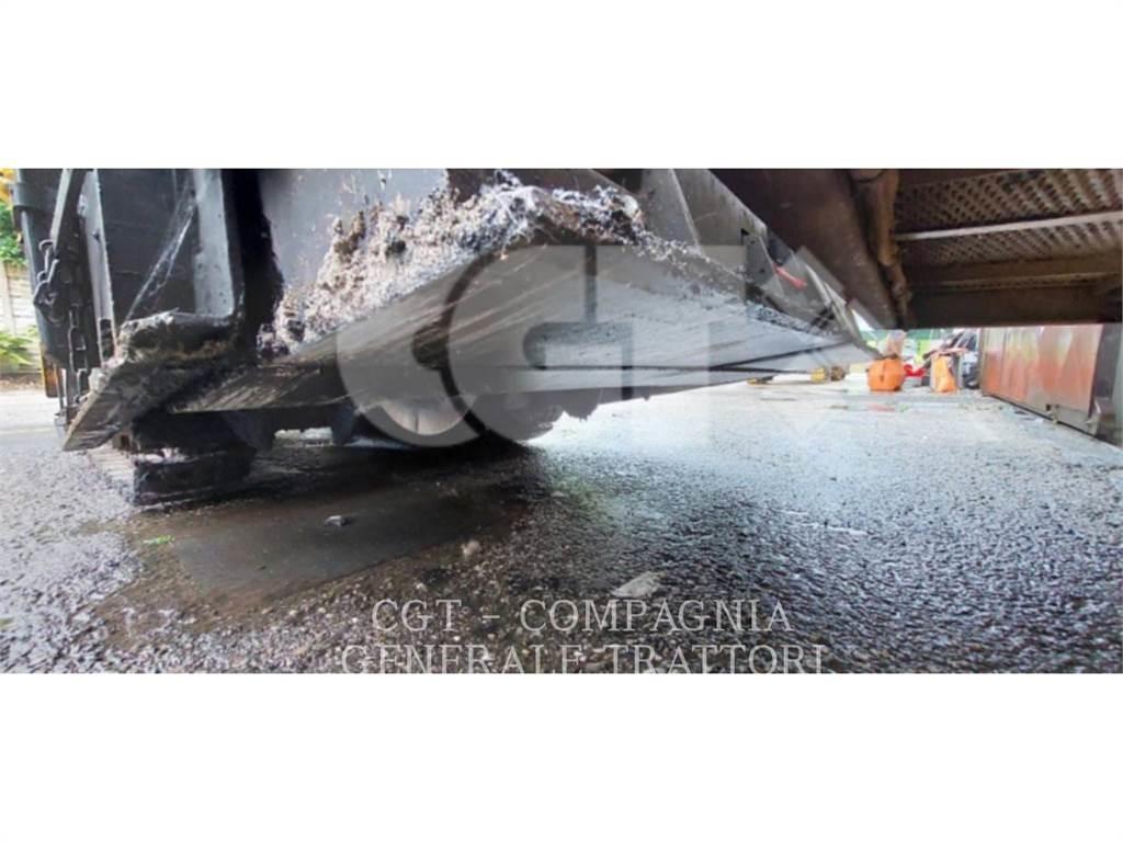 CAT AP255E Asfaltafwerkmachines