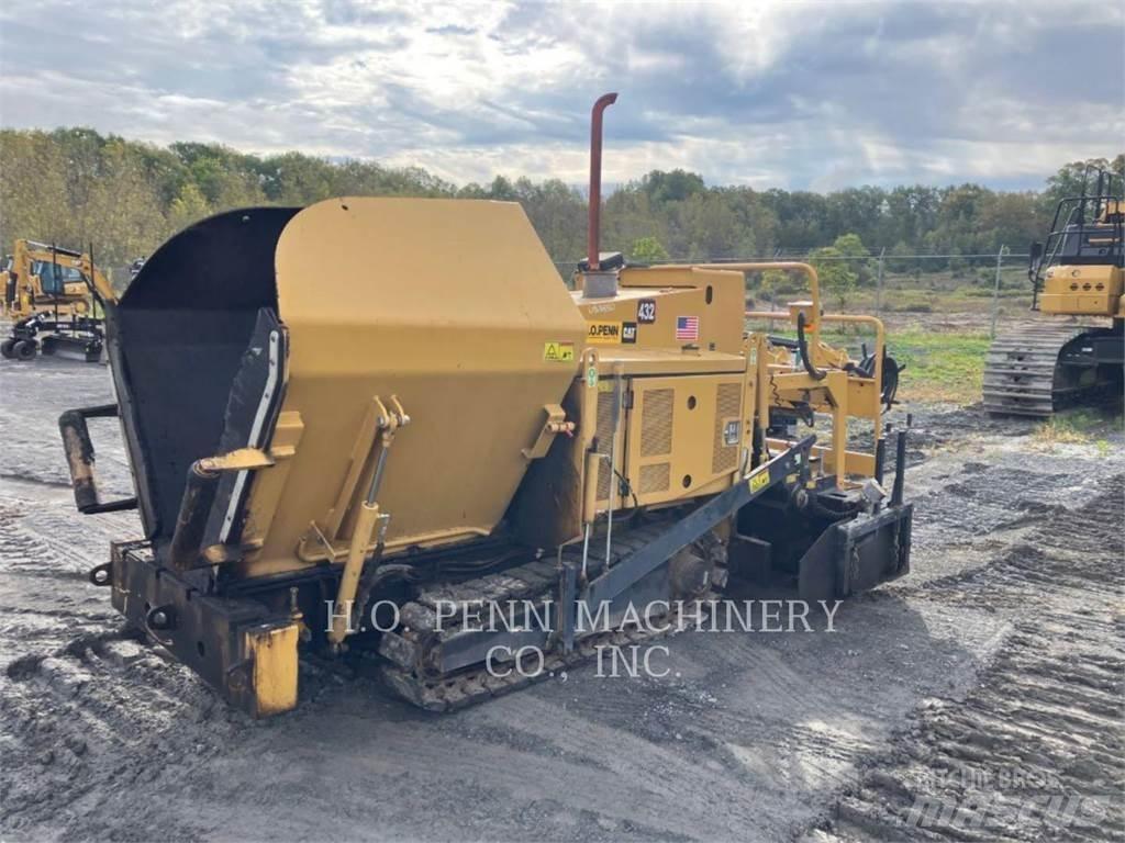 CAT AP255E Asfaltafwerkmachines