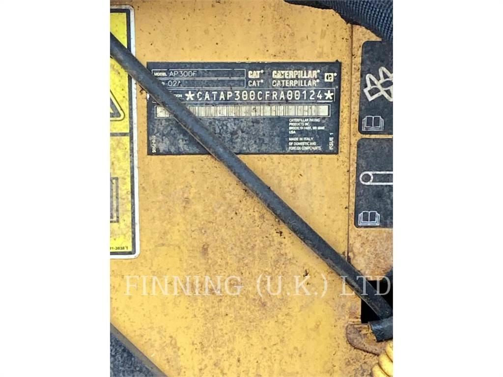 CAT AP300F Asfaltafwerkmachines