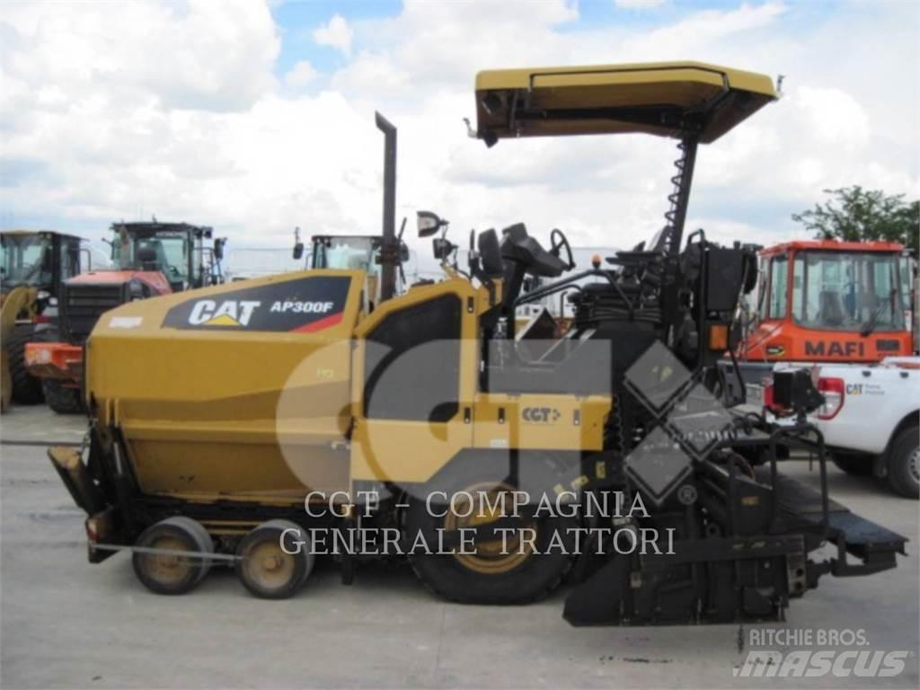 CAT AP300F Asfaltafwerkmachines