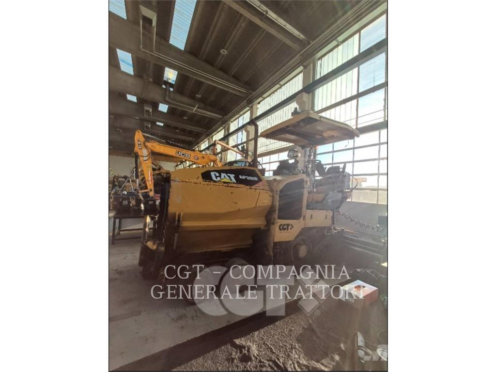 CAT AP300F Asfaltafwerkmachines