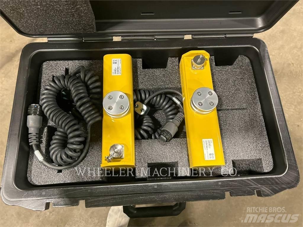 CAT AP555 Asfaltafwerkmachines