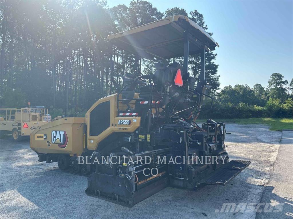 CAT AP555 Asfaltafwerkmachines