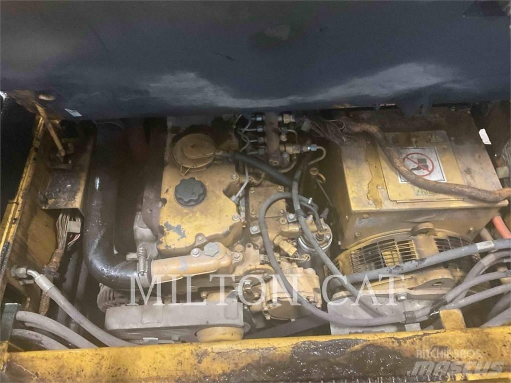 CAT AP555E Asfaltafwerkmachines