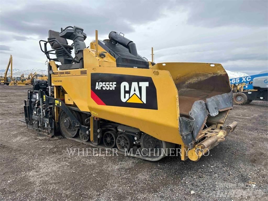 CAT AP555F Asfaltafwerkmachines