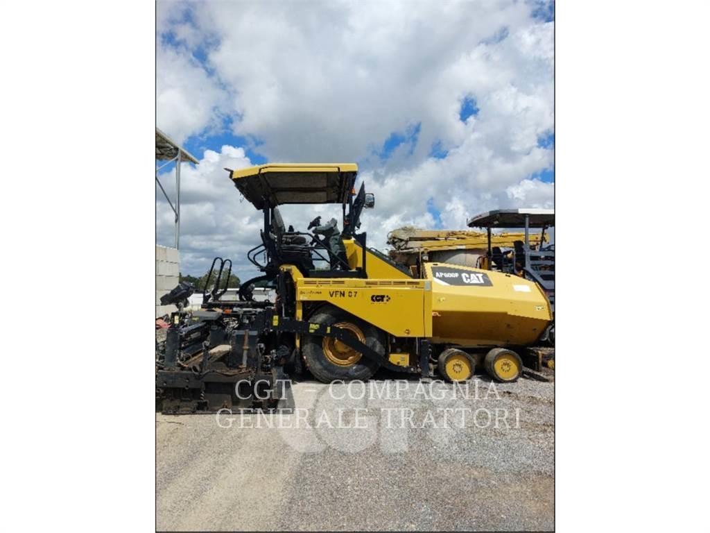 CAT AP600F Asfaltafwerkmachines