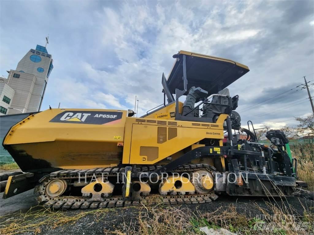 CAT AP655F Asfaltafwerkmachines