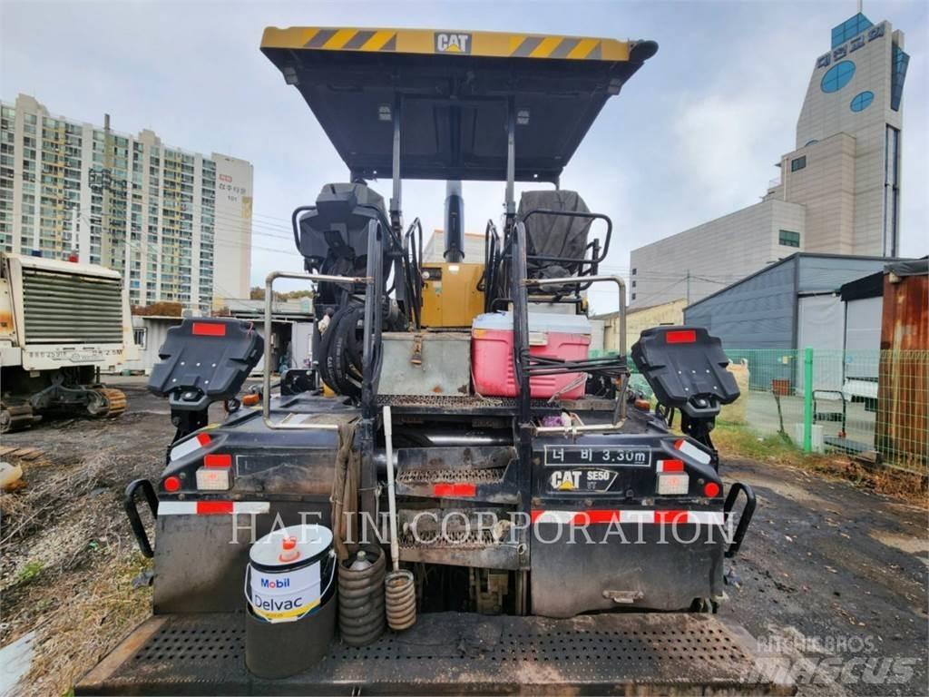CAT AP655F Asfaltafwerkmachines