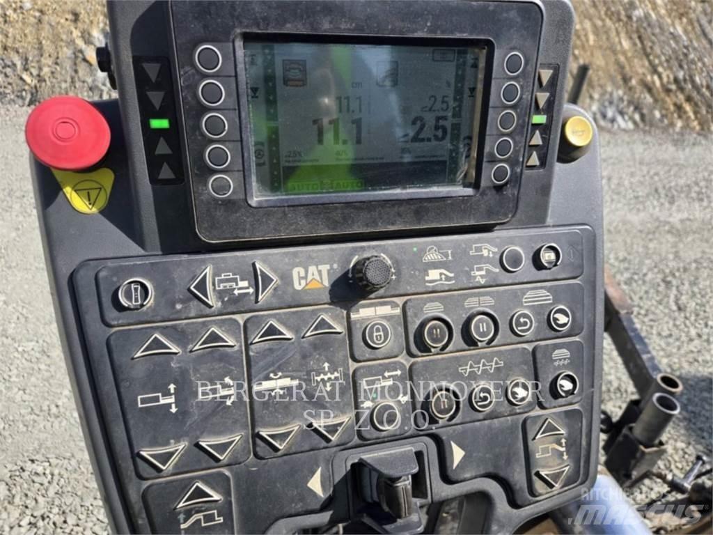 CAT AP655F Asfaltafwerkmachines