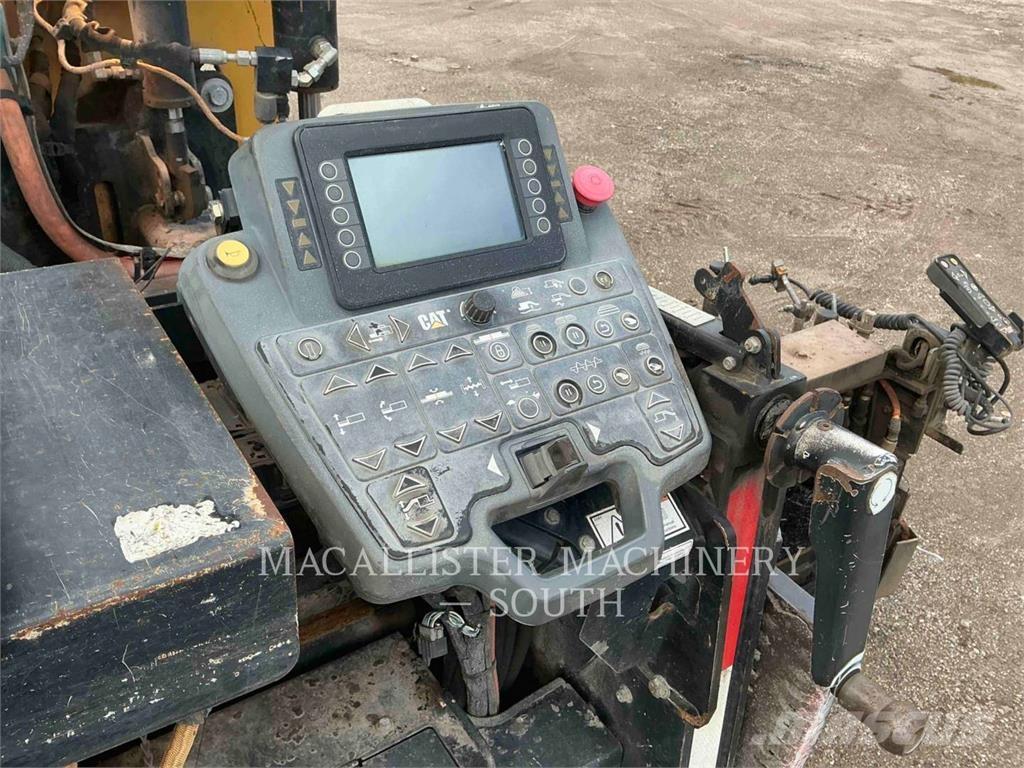 CAT AP655F Asfaltafwerkmachines