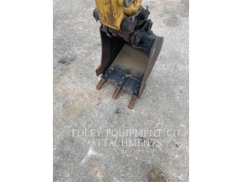 CAT BK302P18 Rupsgraafmachines