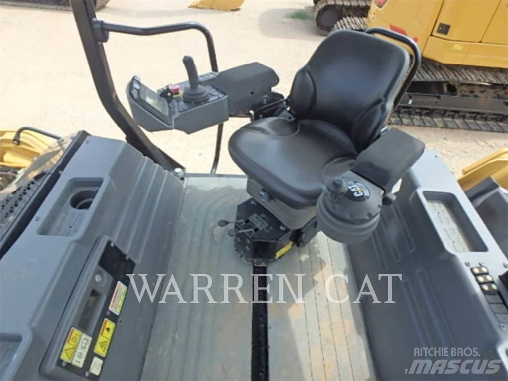 CAT CB13 Asfaltafwerkmachines