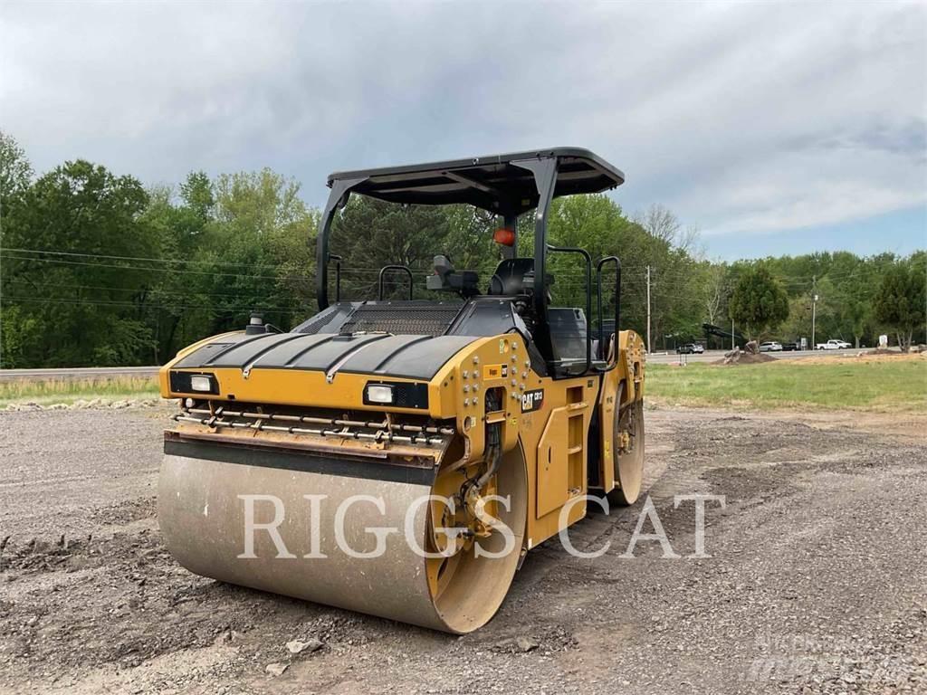CAT CB13 Grondverdichtingsmachines