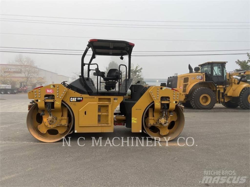 CAT CB13 Asfaltafwerkmachines