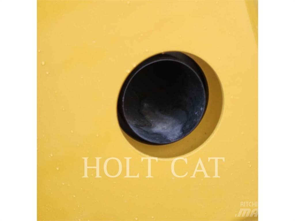 CAT CB15 Wielladers
