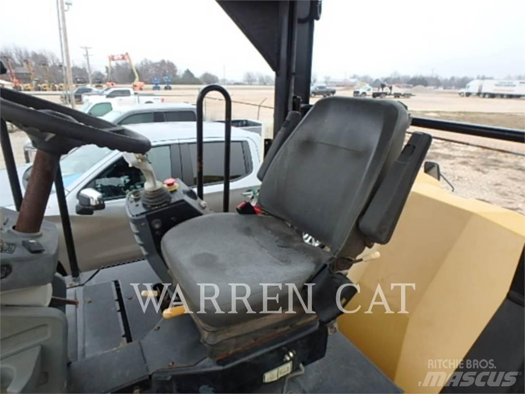 CAT CB64 Asfaltafwerkmachines