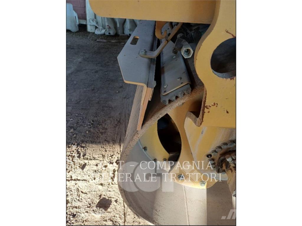 CAT CB7 Asfaltafwerkmachines